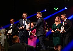 Prezydent Olsztyna odbiera nagrodę